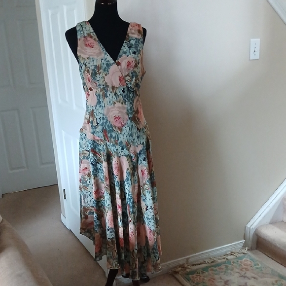 Asymmetrical Floral V-Neck Midi Dress in Teal and Blush - Picture 4 of 14